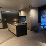 Romslig Og Sentrumsnaer Enebolig Villa