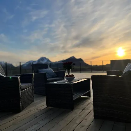 Romslig Og Sentrumsnaer Enebolig