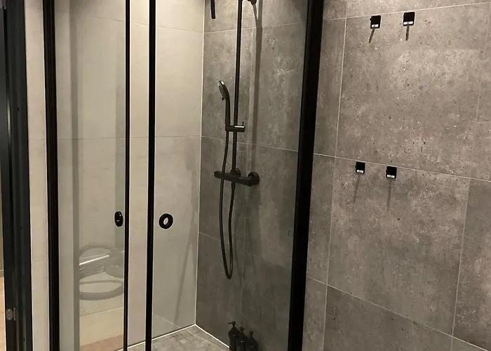 빌라 Romslig Og Sentrumsnaer Enebolig Vestvagoy
